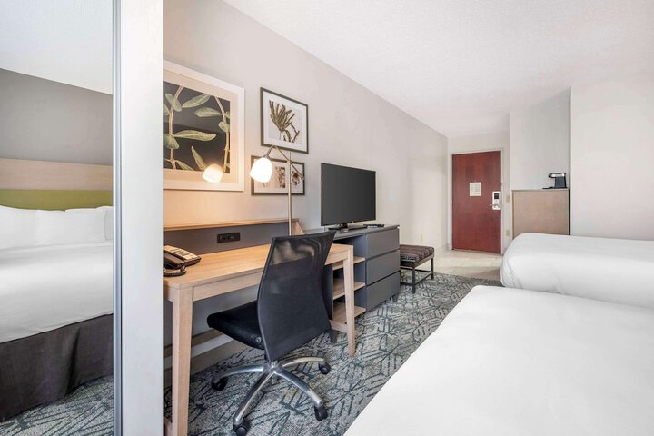 Room 9 of 35