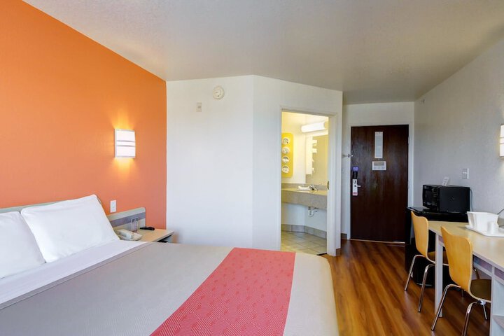 Room 19 of 40