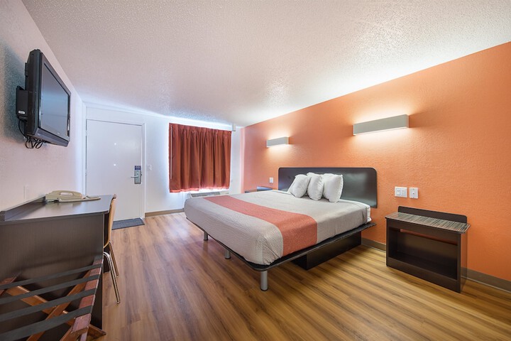 Room 12 of 20