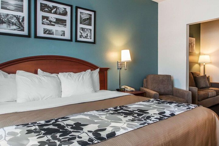 Room 21 of 35