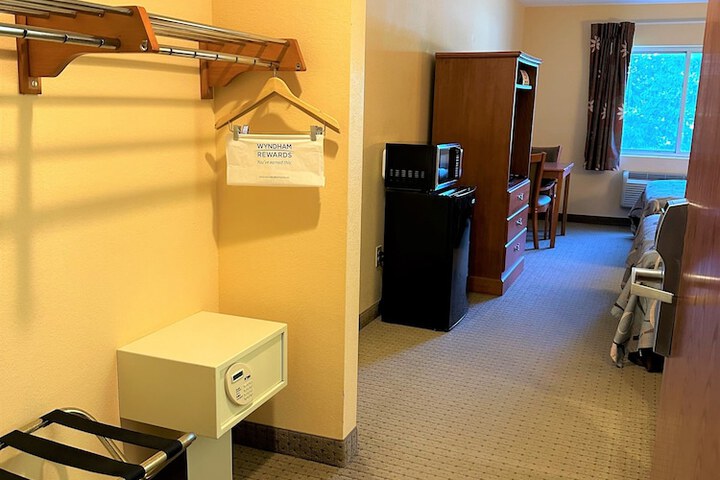 Room 21 of 56