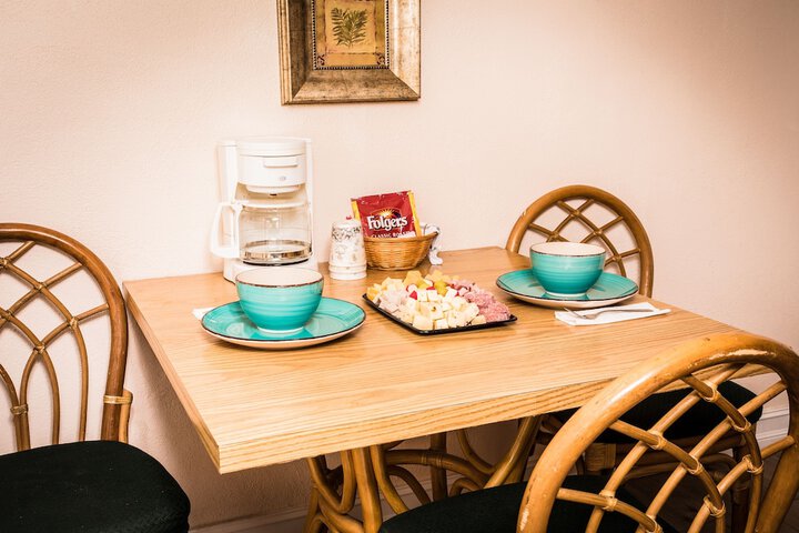 Breakfast/Coffee Service 76 of 135