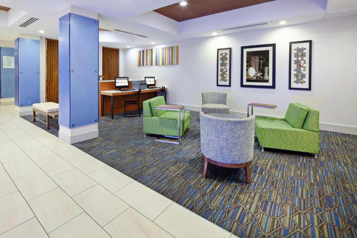 Holiday Inn Express & Suites Clovis-Fresno Area by IHG