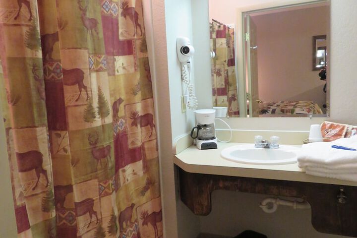 Room 41 of 64