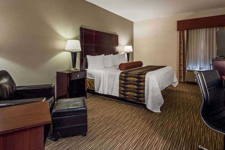 Room 4 of 16
