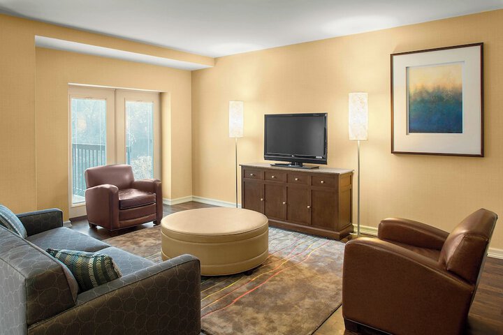 Room 17 of 38