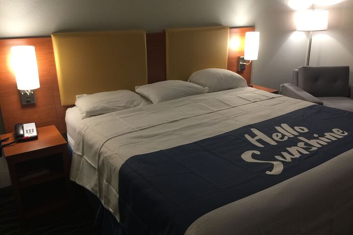 Room 9 of 20