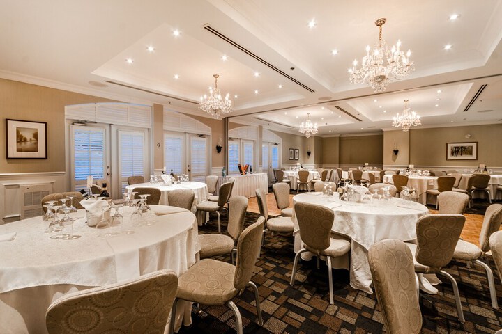 Le St-Martin Hotel & Suites Laval