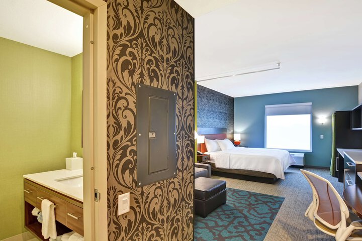 Room 33 of 54