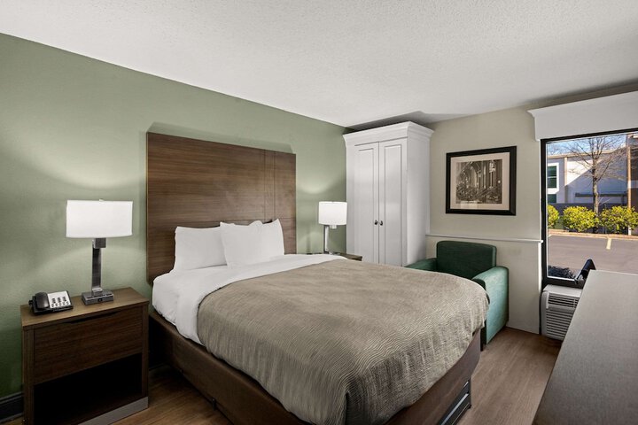 Room 30 of 40