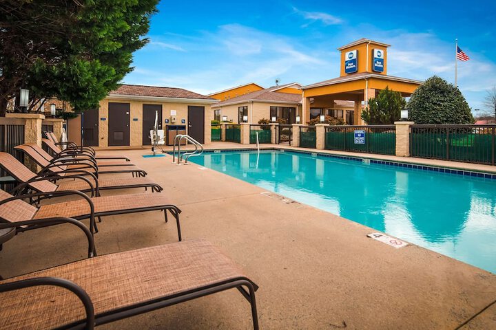 Pool 2 of 13