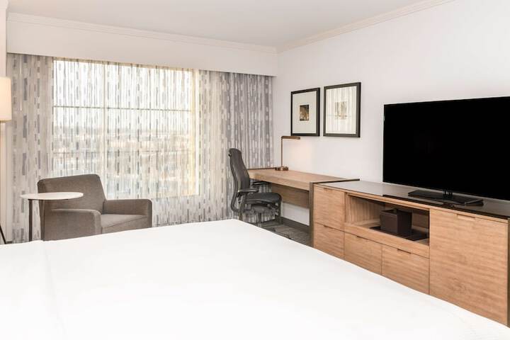 Hilton Columbus / Polaris
