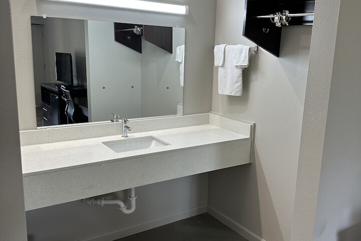 Room 6 of 13