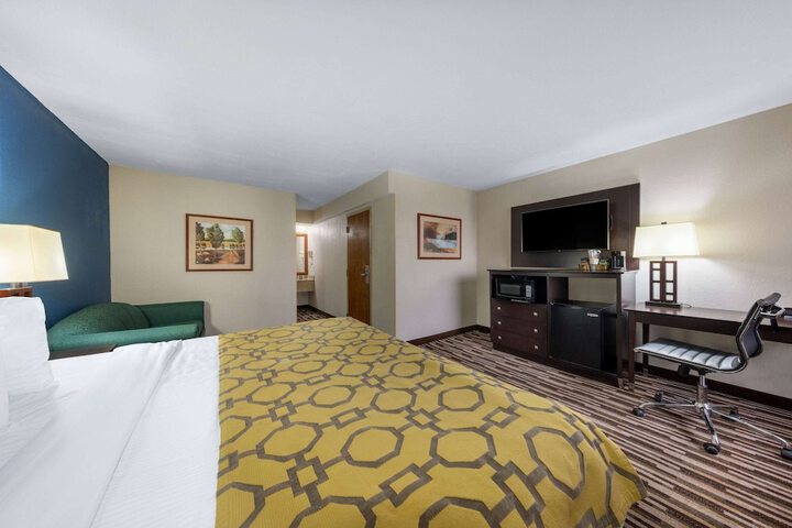 Room 16 of 33