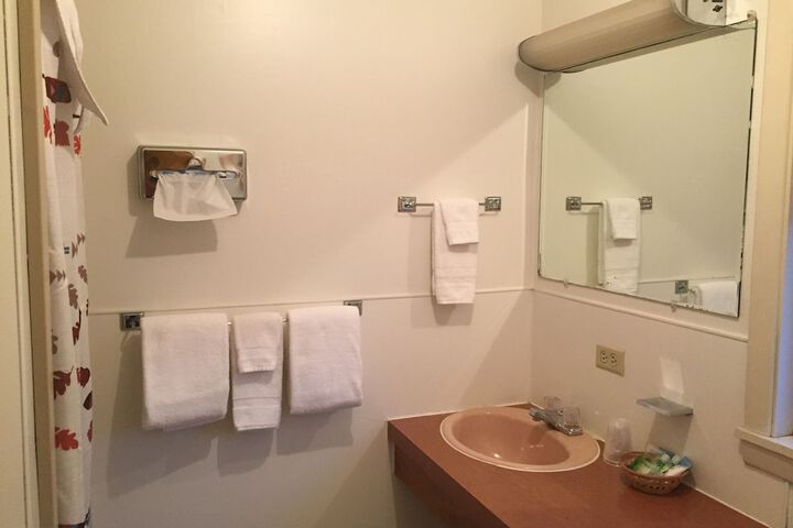 Room 16 of 40