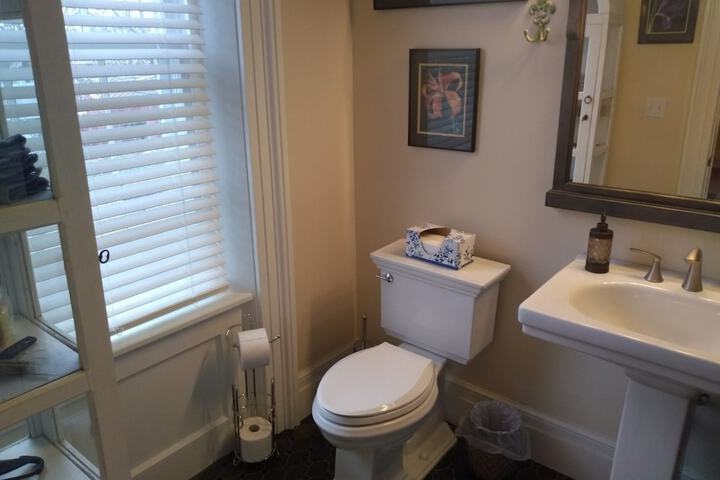 Room 12 of 32