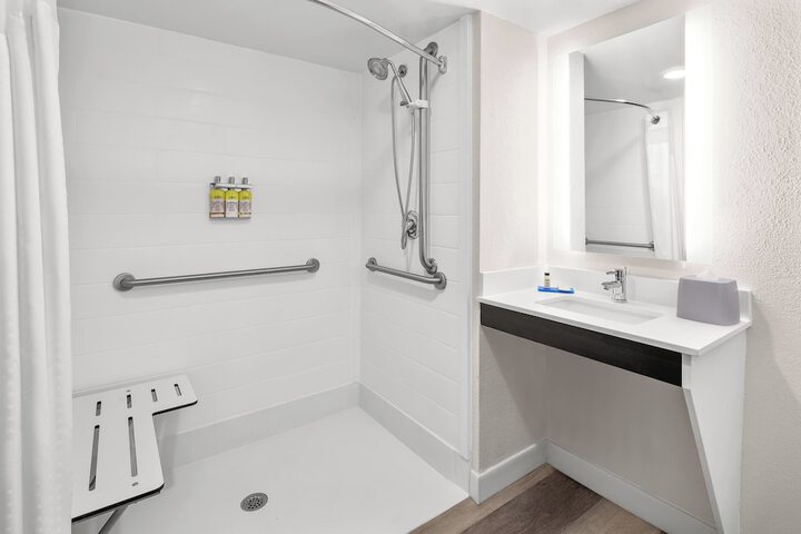 Holiday Inn Express & Suites Greenville-I-85 & Woodruff Rd by IHG