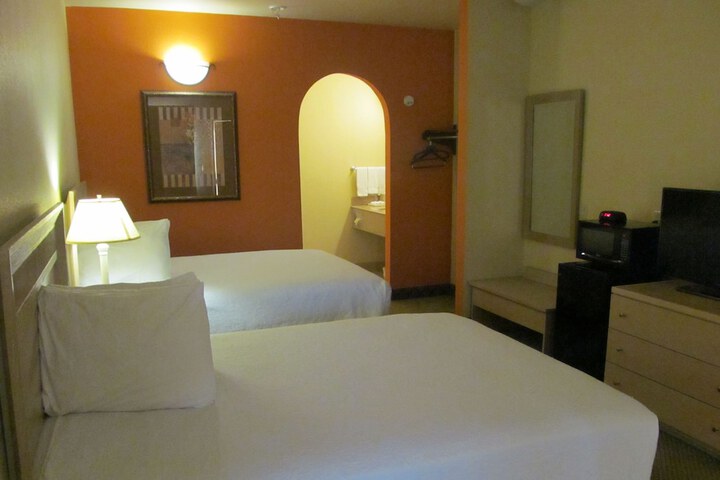 Room 11 of 22
