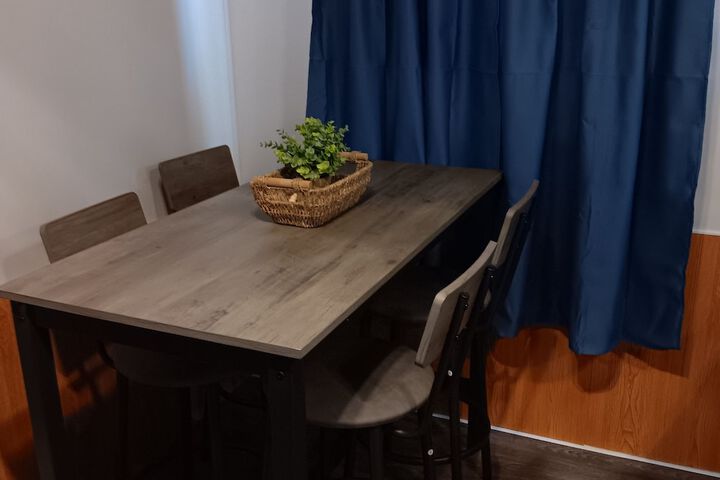 Room 32 of 38