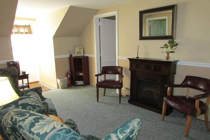 CURTIS HOUSE INN