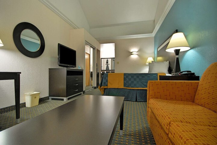 Room 14 of 26