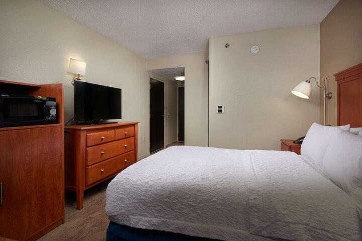 Room 27 of 41