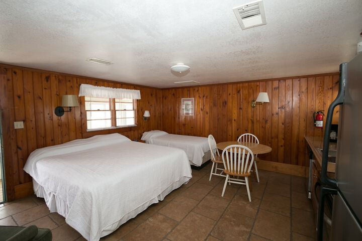 Room 27 of 199