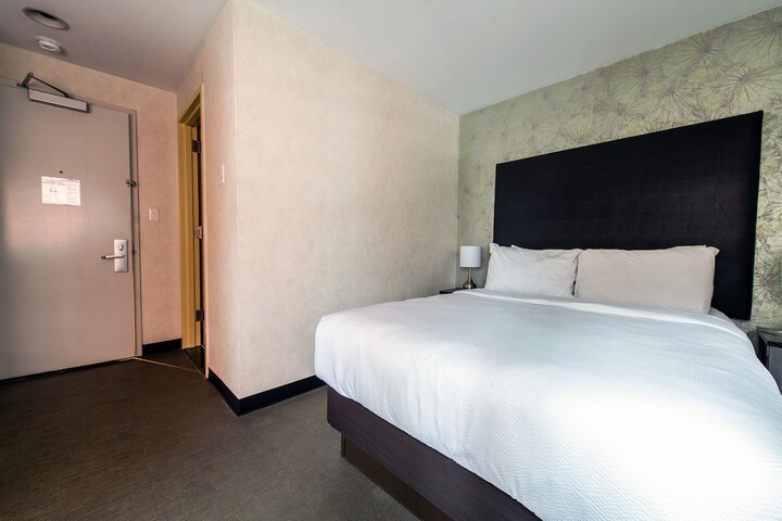 Room 21 of 29