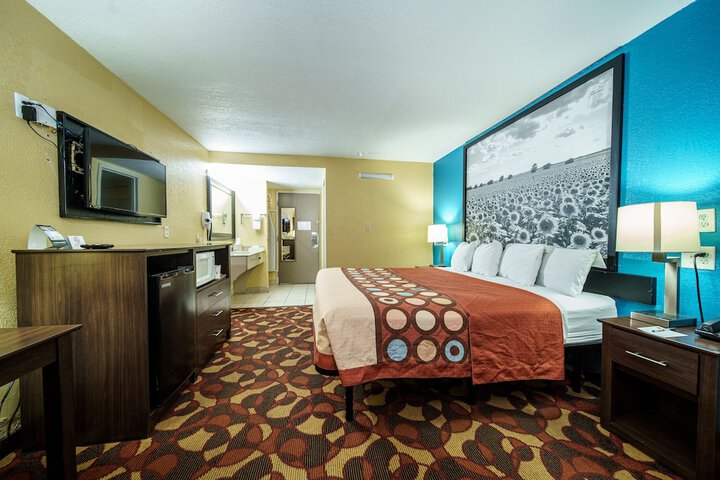Room 74 of 94