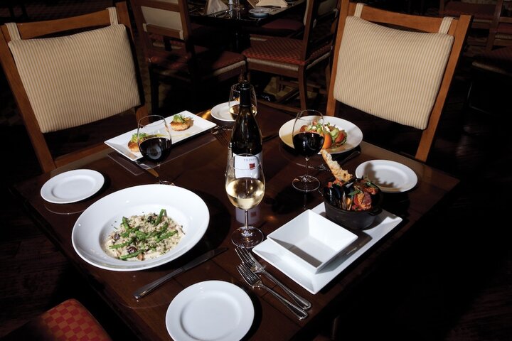 Dining 48 of 54