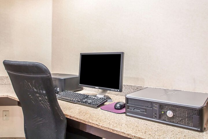 Business Center 74 of 74