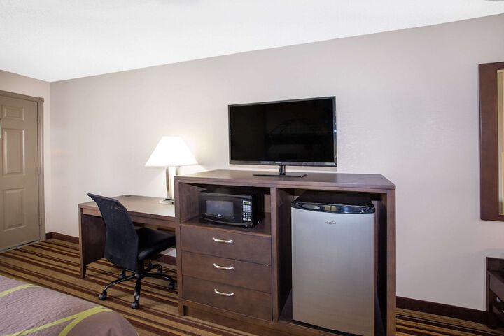 Room 13 of 17