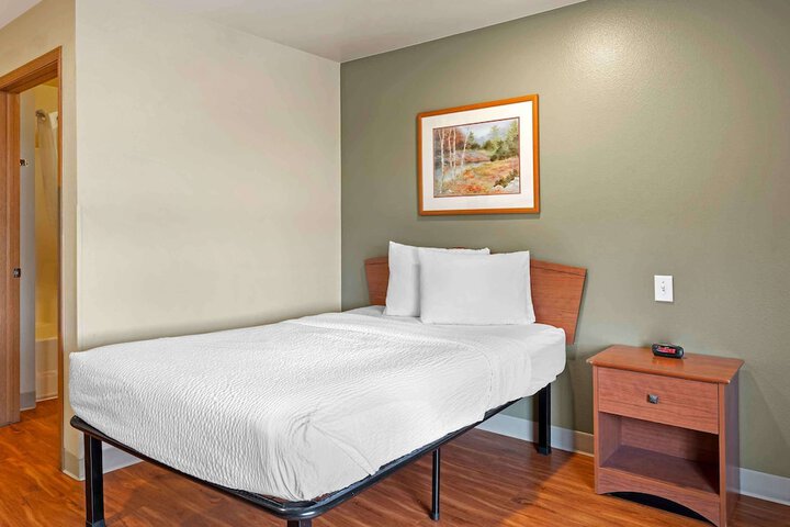 Room 12 of 24