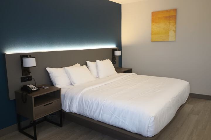 Room 13 of 25
