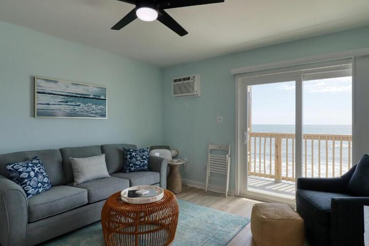 Beachfront Newly Renovated at Aqua Vista