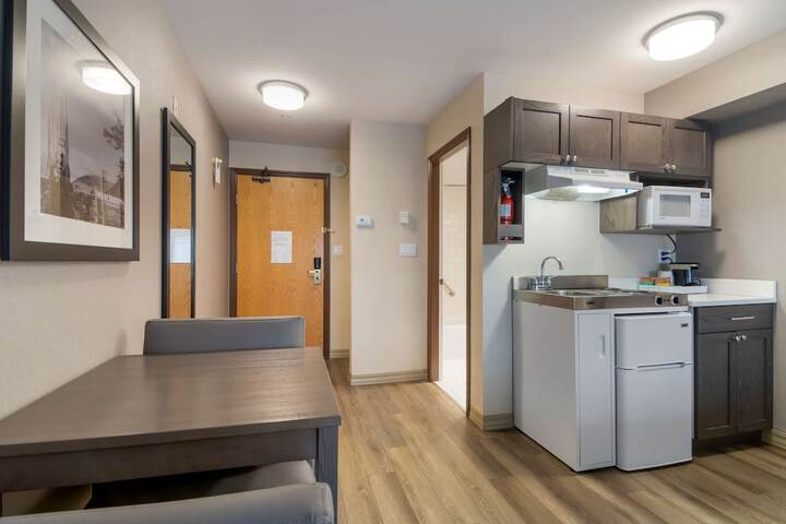 Room 54 of 77