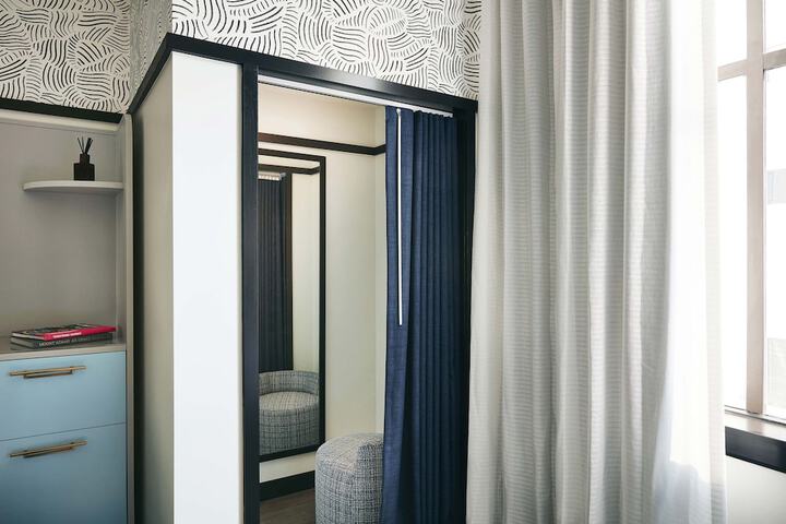 Room 28 of 43