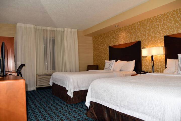 Fairfield Inn & Suites Hartford Airport