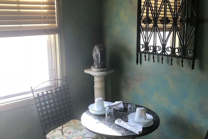 Room 10 of 21