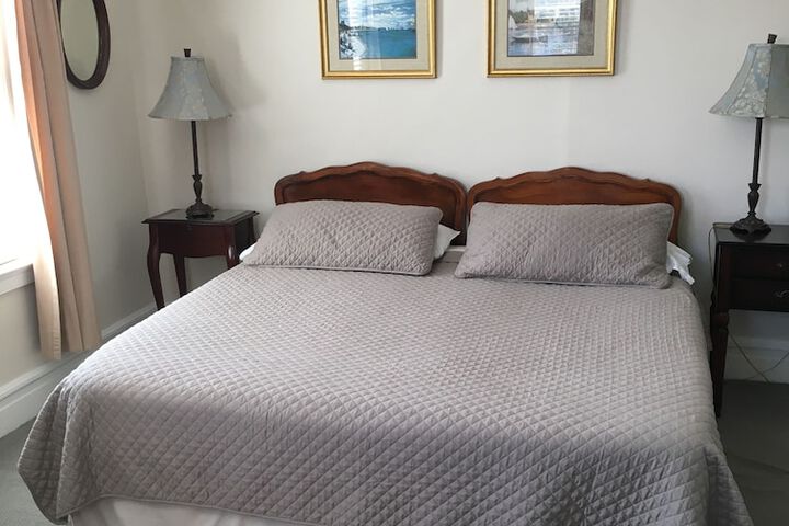 Room 13 of 19