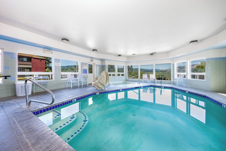 Riverview Lodge