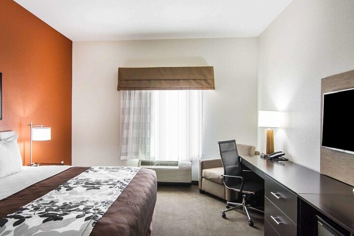 Room 18 of 39