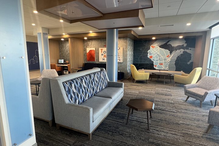 Holiday Inn Express and Suites Tomah by IHG