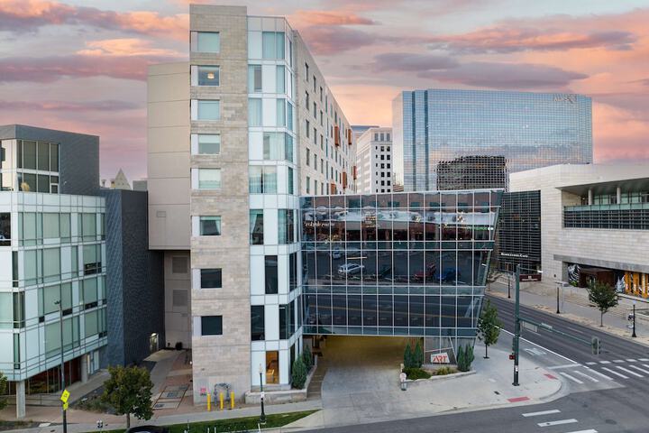 Hotel 10 of 90