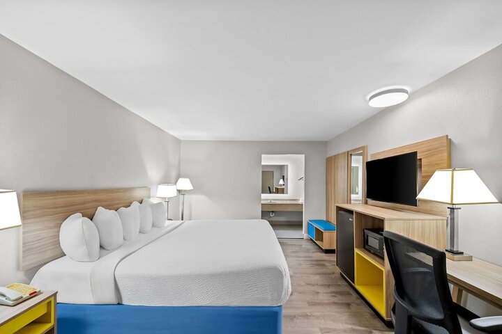 Days Inn by Wyndham Chesapeake