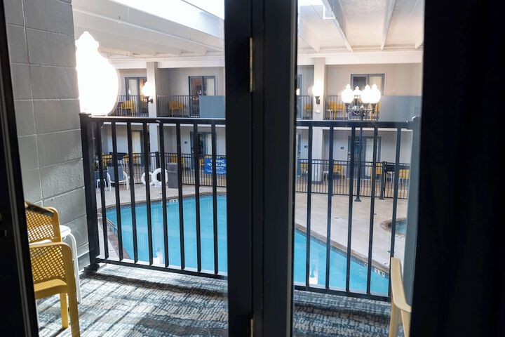 Room 11 of 38