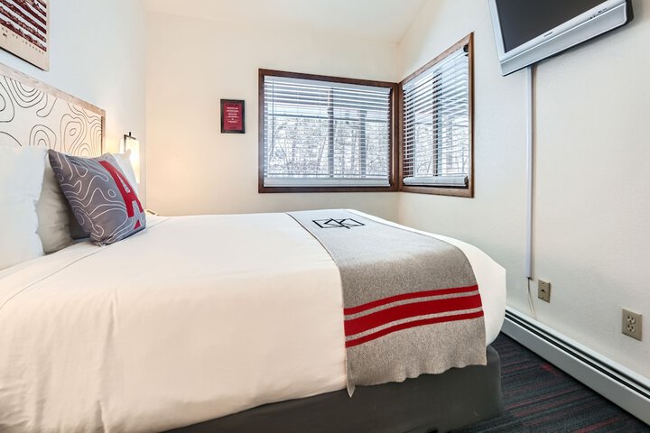 Room 82 of 137
