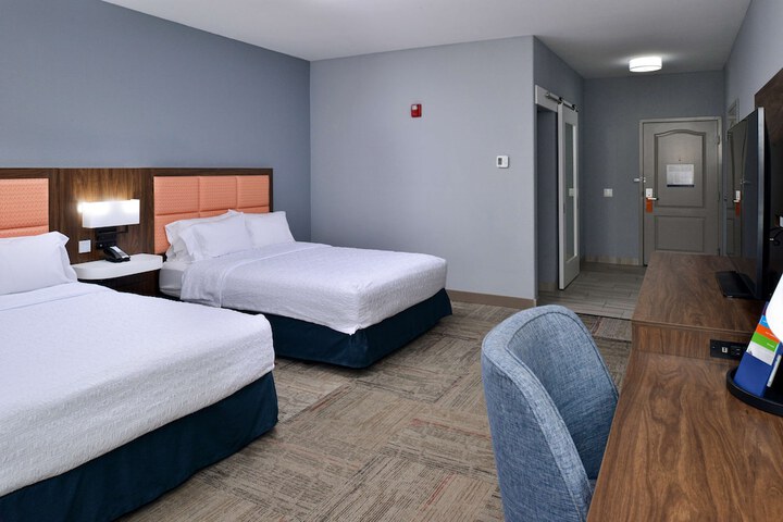 Room 32 of 75