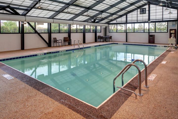 Hyatt Place Detroit / Livonia