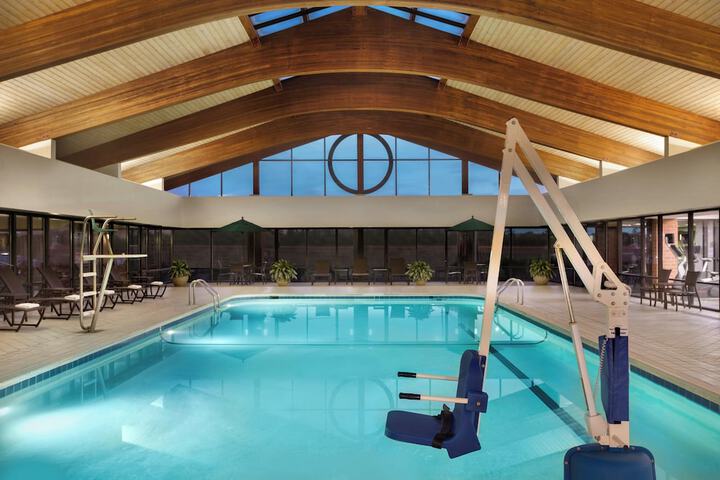 Holiday Inn Washington-Dulles International Airport by IHG